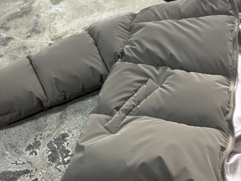 Blaid бежево-сіра унісекс пуховик жіночий чоловічий кольори: бежевий та сірий, теплий на зиму