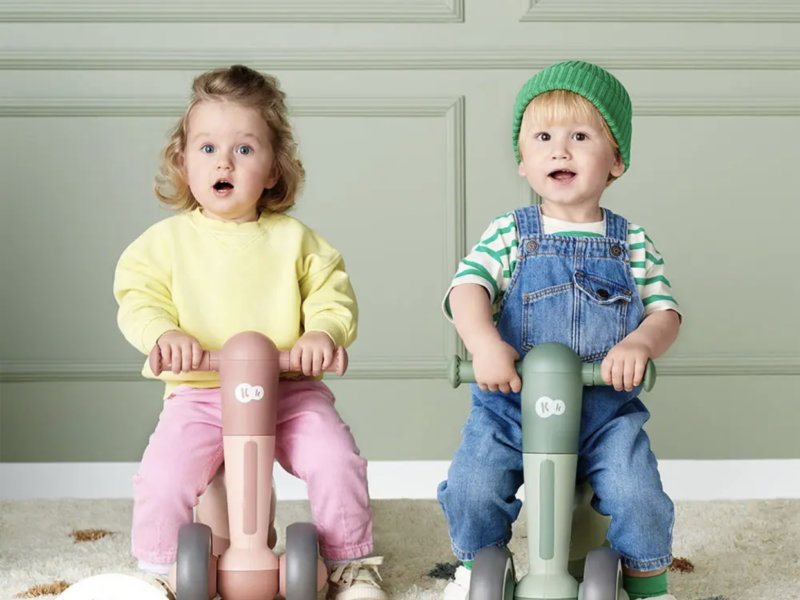 Біговел зелений хакі для малюків від 1 року без педалей дитячий, бренд KiderKraft Minibi Leaf Green / Велобіг бігуне це каталка для дітей