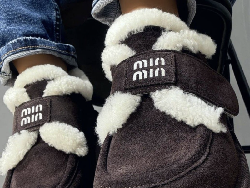 Черевики жіночі 720-6 уггі замшеві на хутрі з липучкою шоколадно-коричневі Hengji