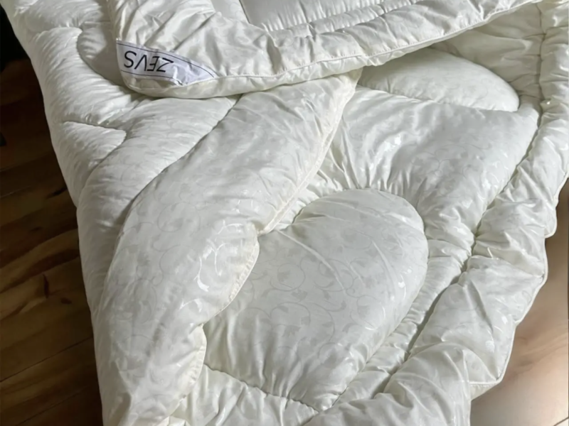 Ковдра від бренду Zevs Vip лебединий пух напівторка 150/210см