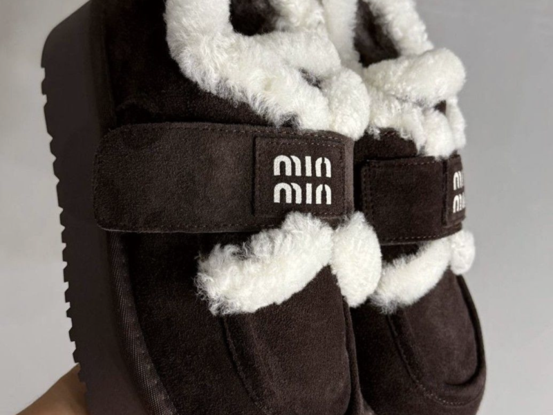 Черевики жіночі 720-6 уггі замшеві на хутрі з липучкою шоколадно-коричневі Hengji