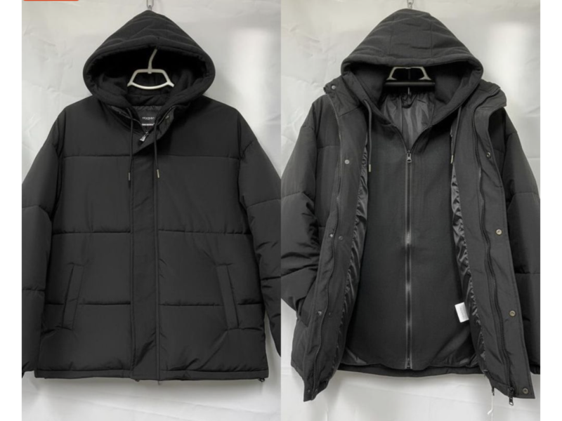 Чоловіча зимова чорна куртка з капюшоном