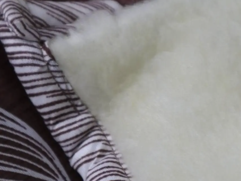 Ковдра з натуральної овечої вовни бренду Feller Textile з відкритим хутром 180х210 см зимова