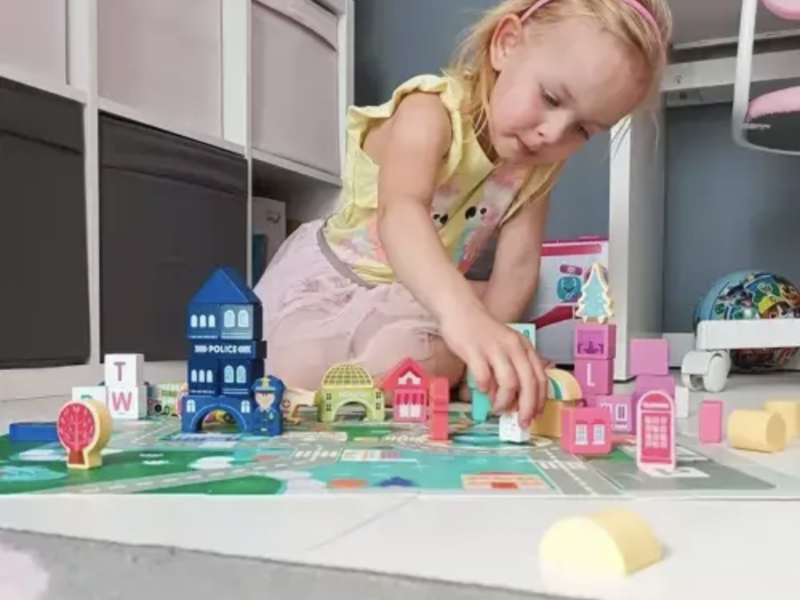 Дерев'яні кубики конструктор великий набір 100 елементів , місто (сортер, головоломка , сумка) KRUZZEL 19159 Польща