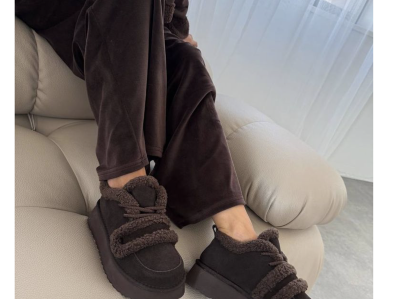 Темные шоколадные замшевые короткие угги со шнуровкой на платформе 39 размер