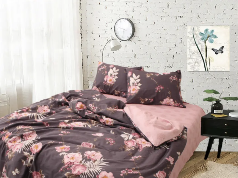 Комплект постільної білизни з сатину коричневого кольору з Рожевими квітами