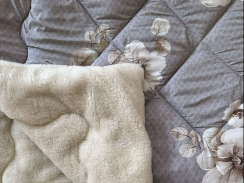Ковдра двостороння зимова ковдра — плед, натуральна, з овечої шерсті двоспальна: 180 на 215