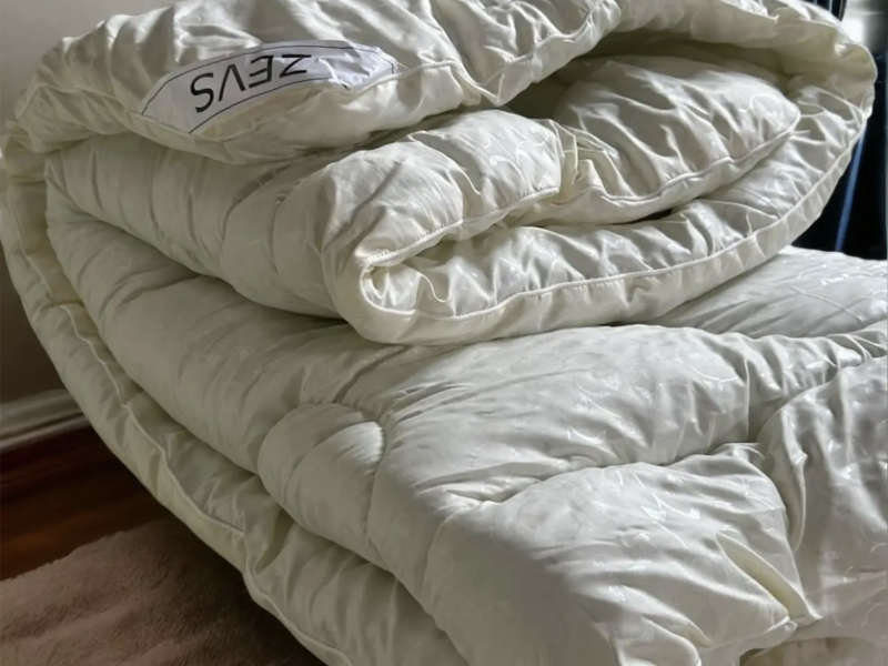Ковдра від бренду Zevs Vip лебединий пух напівторка 150/210см