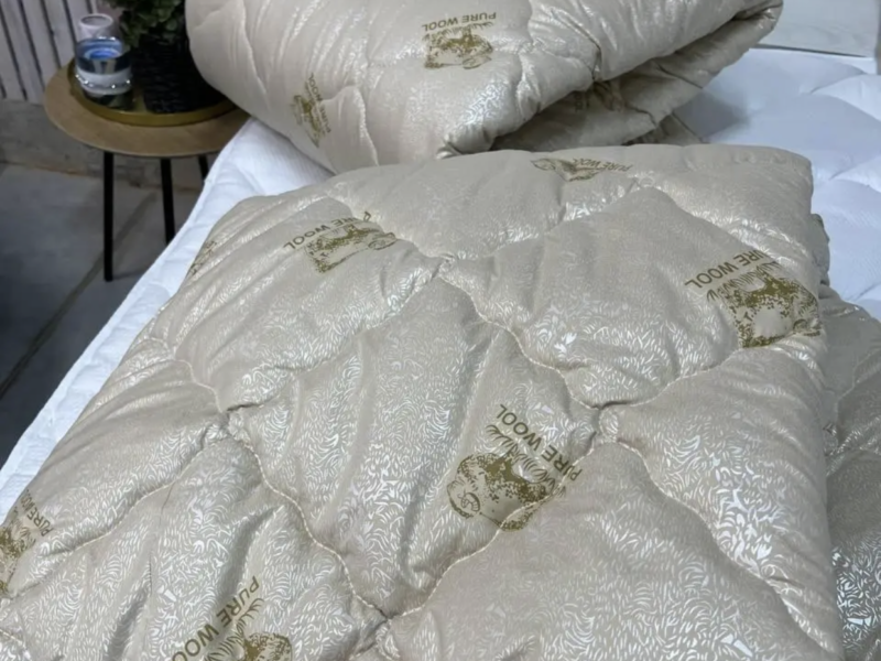 Тепла ковдра зима закрита овеча вовна двоспальна 180/220