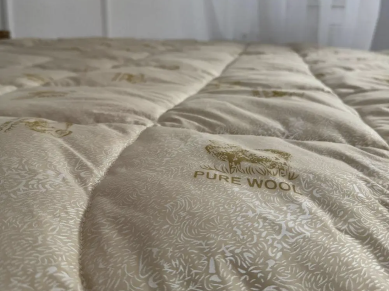 Зимова ковдра з овчини Feller Textile Євро 200х220см бежева