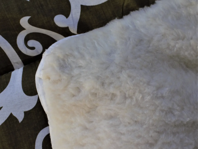 Ковдра з відкритим овечим хутром у полікоттоні 150см на 210см