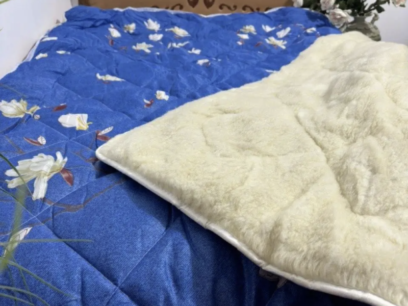 Ковдра зимова вовняна з відкритим хутром 145х210