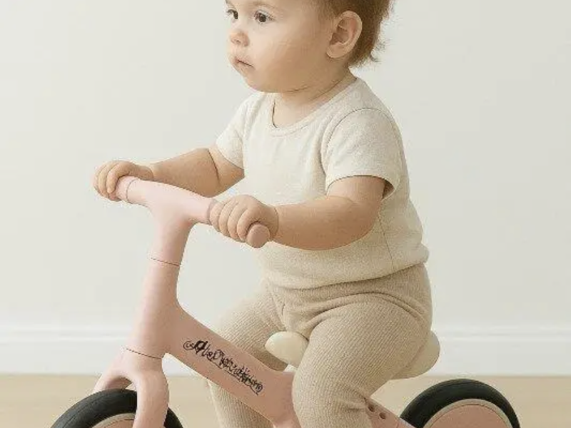 Беговел KML-05 MiniRide Pro Рожевий колір легкий дитячий баланс-велосипед 2+, регульоване сидіння, до 30 кг