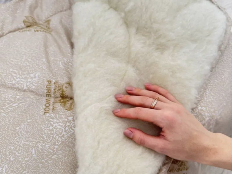 Зимова ковдра з овчини Feller Textile Євро 200х220см бежева