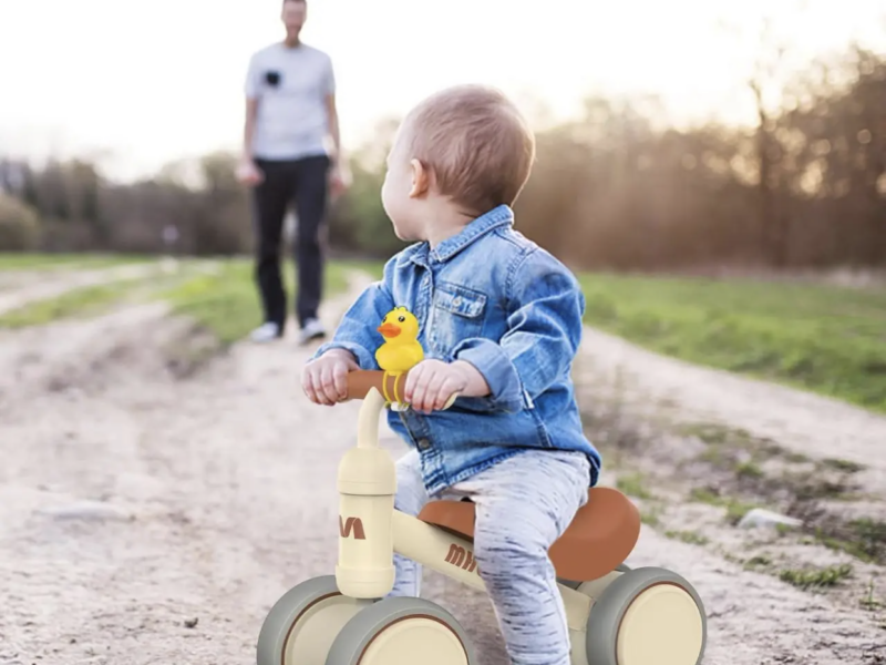 Біговел MHCYLION для дітей 10-24 місяців 4 колеса бежевий легкий баланс-байк з кошиком