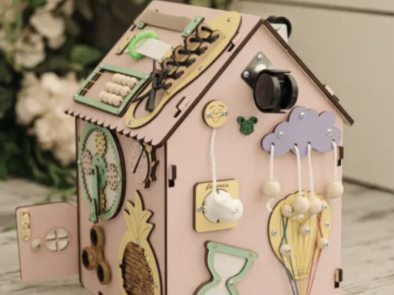 Бізібудинок 35×25 см рожевий | Деревʼяна розвивальна іграшка Монтессорі