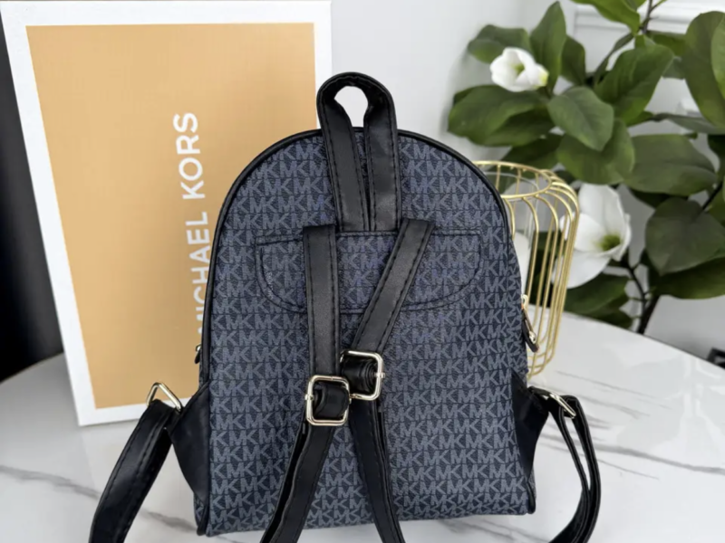 Рюкзак Michael Kors чорний із чорними ручками міні Майкл Корс рюкзак жіночий Код: 03321880