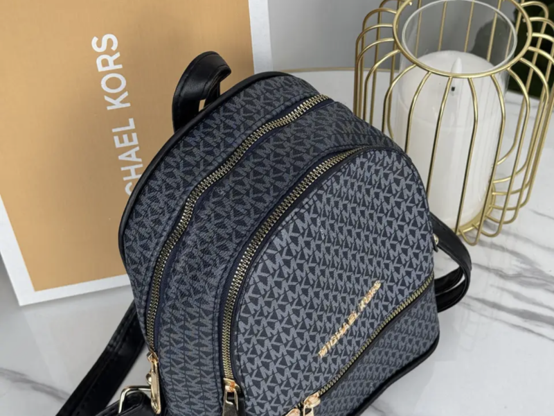 Рюкзак Michael Kors чорний із чорними ручками міні Майкл Корс рюкзак жіночий Код: 03321880