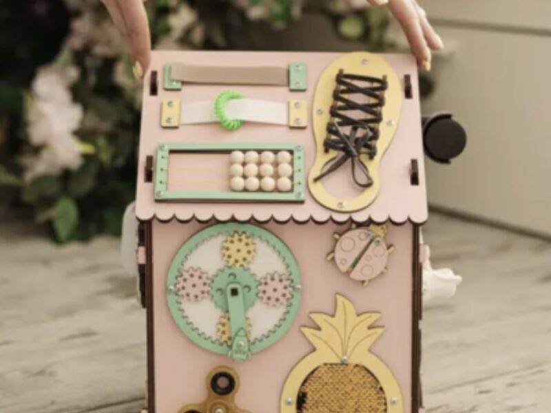 Бізібудинок 35×25 см рожевий | Деревʼяна розвивальна іграшка Монтессорі