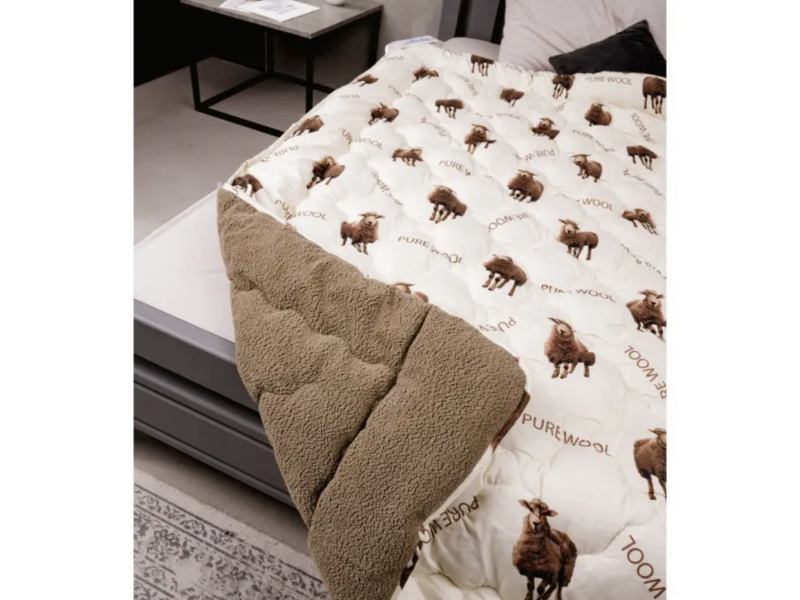 Зимова ковдра на овчині полуторна 150х210 см, тепла ковдра з овечою вовною ARDA