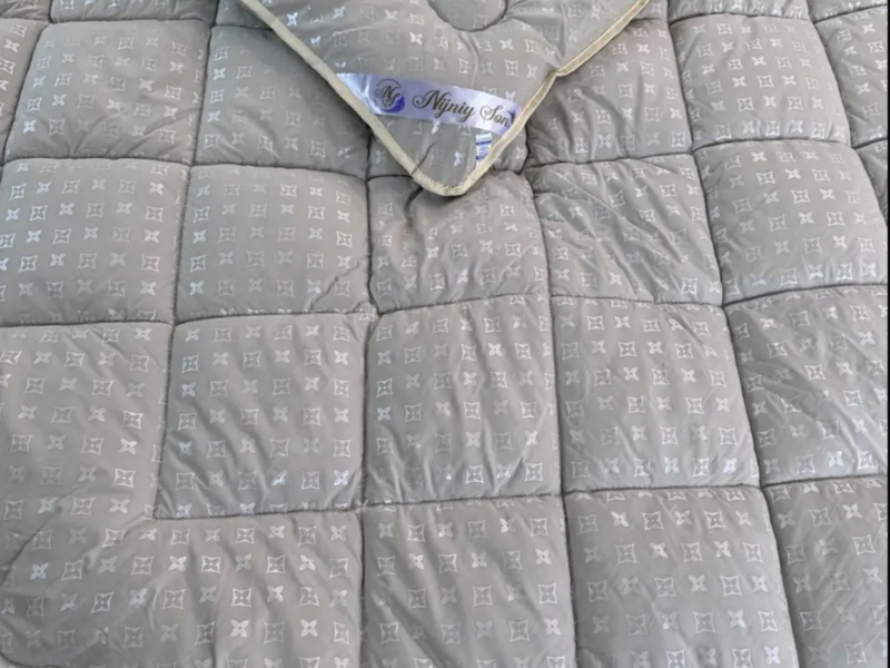 Тепла ковдра з натуральної овчини, тканина чохла мікросатин, напівторний розмір. Україна.150*215 см.Відео. Код: 115-112