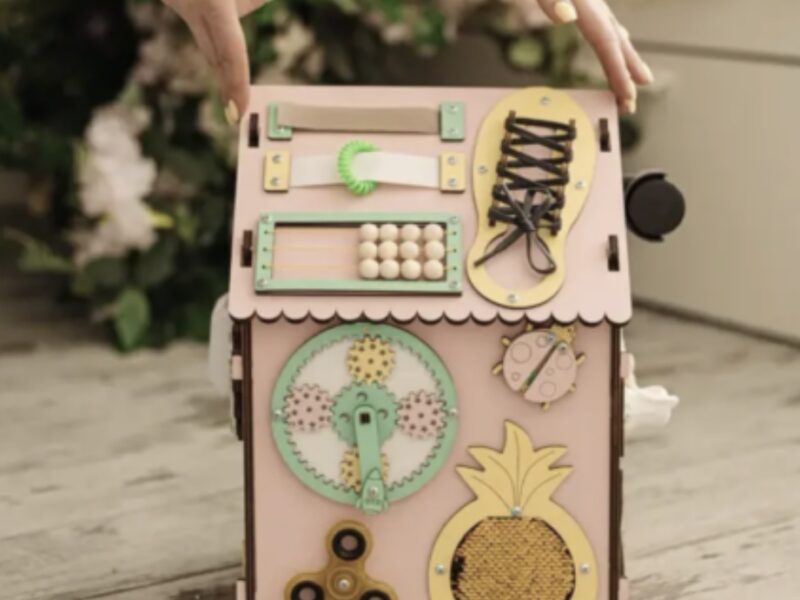 Бізібудинок 35×25 см рожевий | Деревʼяна розвивальна іграшка Монтессорі