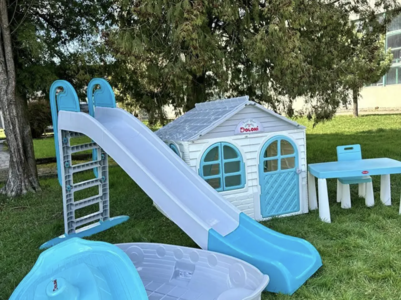 Блакитні Дитячі майданчики та ігрові комплекси Дитячий майданчик у дворі приватного будинку Велика майданчик