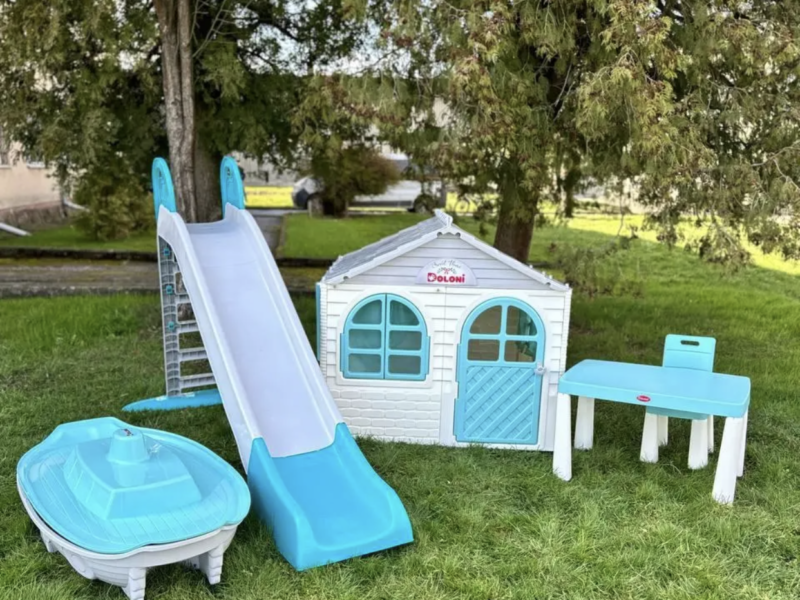 Блакитні Дитячі майданчики та ігрові комплекси Дитячий майданчик у дворі приватного будинку Велика майданчик