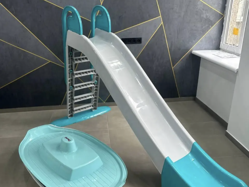 Блакитні Дитячі майданчики та ігрові комплекси Дитячий майданчик у дворі приватного будинку Велика майданчик