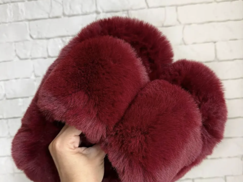 Жіночі домашні пухнасті тапочки з відкритим носком у кольорі рожевої пудри кімнатні шльопанці з м'яким хутром 40 розмір