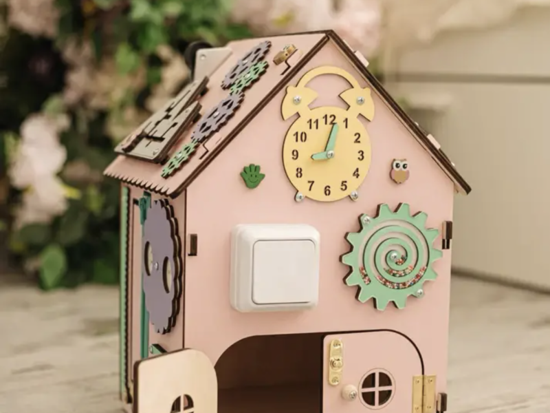 Бізібудинок 35×25 см рожевий | Деревʼяна розвивальна іграшка Монтессорі