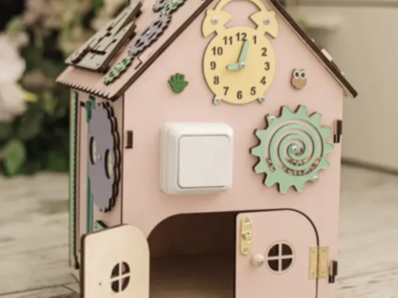 Бізібудинок 35×25 см рожевий | Деревʼяна розвивальна іграшка Монтессорі