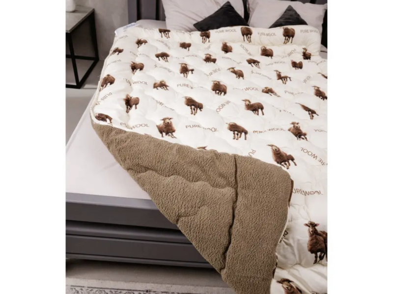 Зимова ковдра на овчині полуторна 150х210 см, тепла ковдра з овечою вовною ARDA