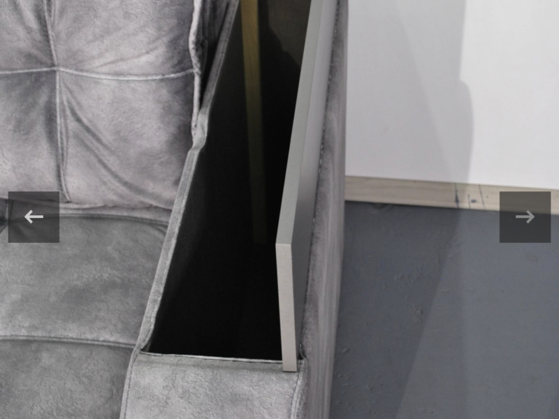 Диван Бухарест розкладний є ніша в підлокітниках та велике спальне місце