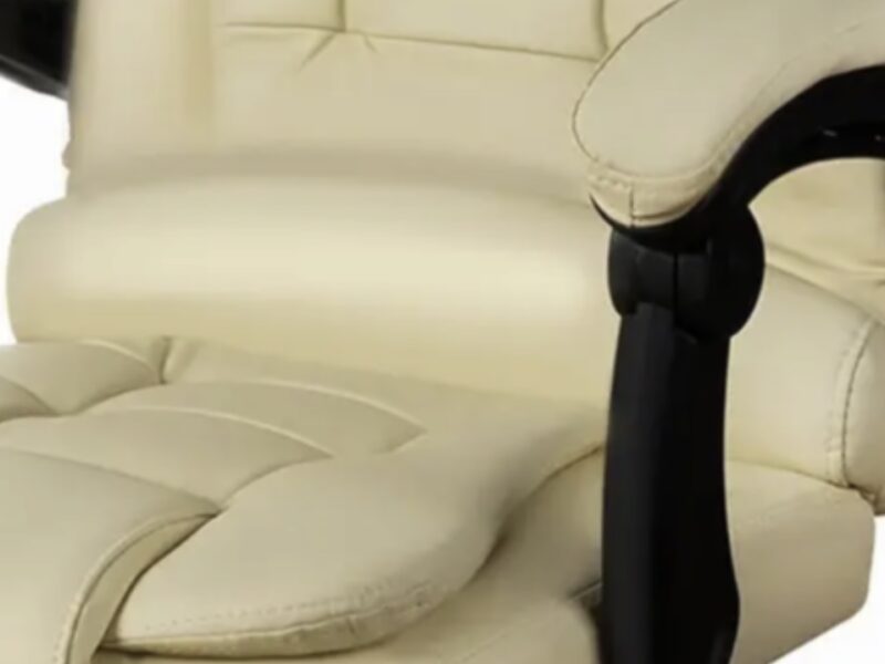 Кресло офисное с подставкой для ног Bonro B-058 бежевое