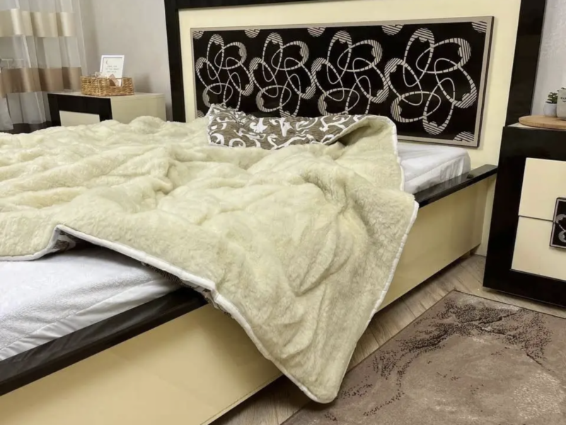 Одеяло овечье с открытым мехом в поликоттоне