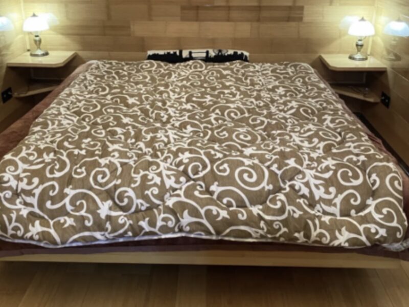 Тепла зимова ковдра на овчині