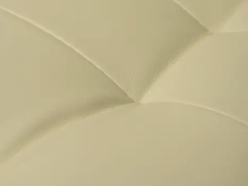 Кресло офисное с подставкой для ног Bonro B-058 бежевое