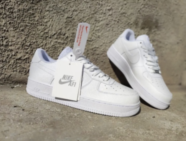 Кроссовки Найк белые женские на утолщенной подошве NIKE Air Force БЕЛЫЕ лицензия натуральная кожа