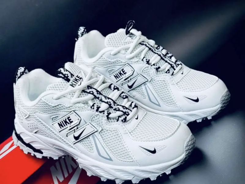 Женские кроссовки Nike Белые спортивные весенние кросівки стильні бігові Код: Nike 16
