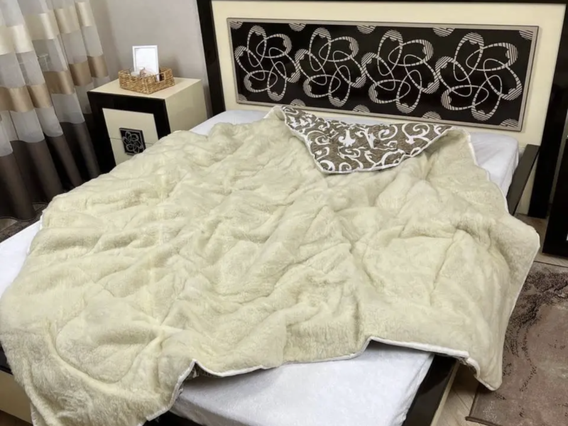 Одеяло овечье с открытым мехом в поликоттоне