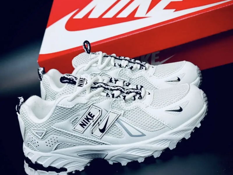 Женские кроссовки Nike Белые спортивные весенние кросівки стильні бігові Код: Nike 16