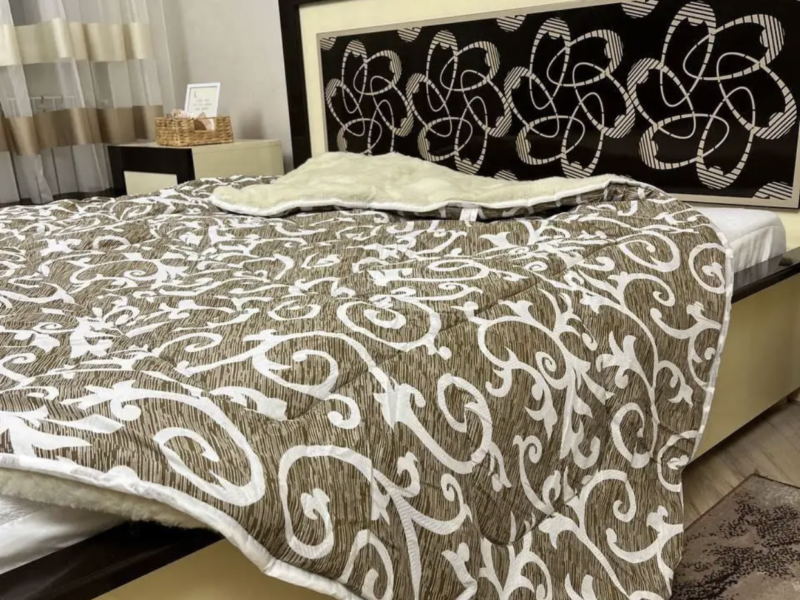 Одеяло овечье с открытым мехом в поликоттоне