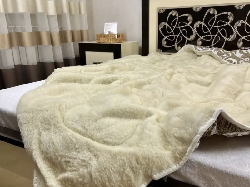 Одеяло овечье с открытым мехом в поликоттоне