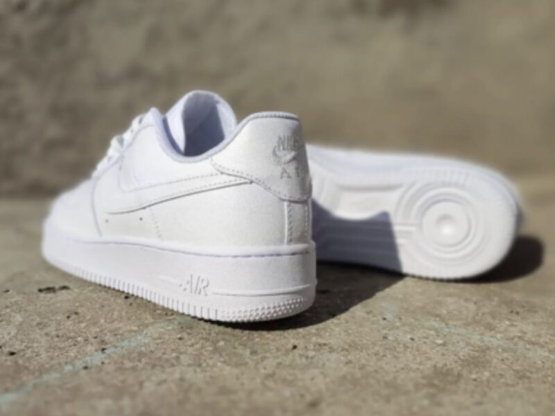 Кроссовки Найк белые женские на утолщенной подошве NIKE Air Force БЕЛЫЕ лицензия натуральная кожа