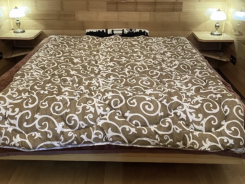 Тепла зимова ковдра на овчині