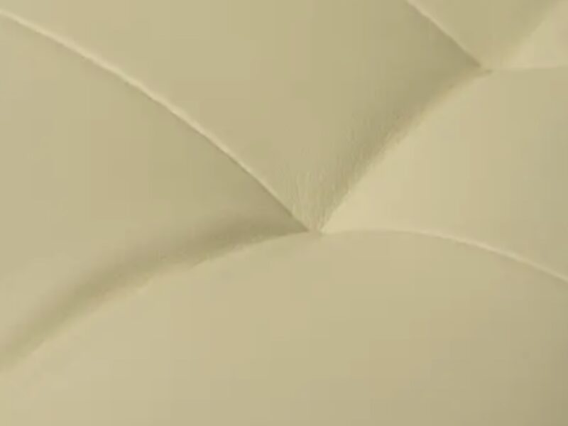 Кресло офисное с подставкой для ног Bonro B-058 бежевое