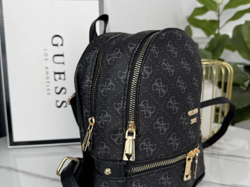 Жіночий чорний рюкзак Guess Гесс LUX Стильні жіночі рюкзаки та сумки Код: 20432-1