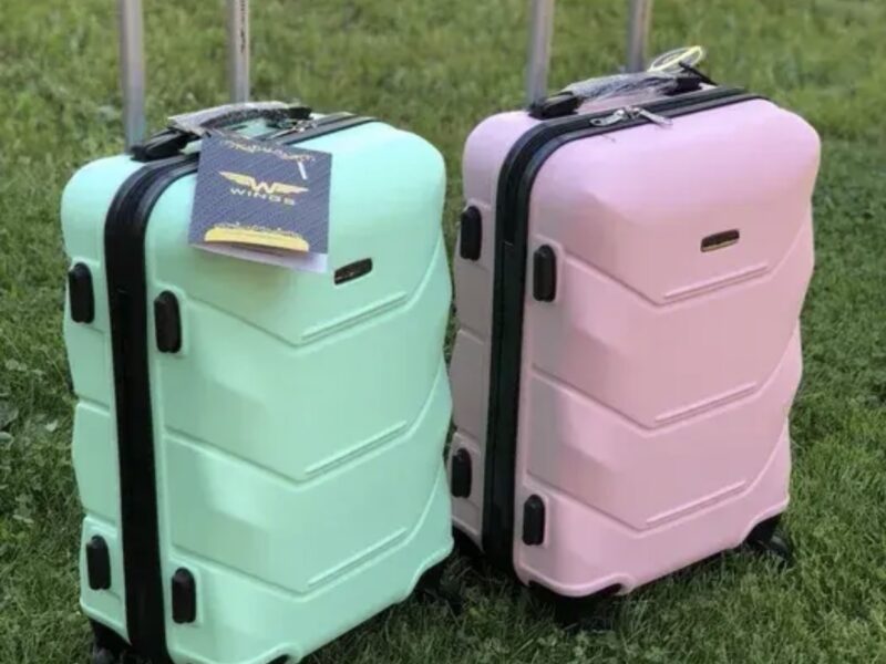 Чемодан дорожній Вализа на 4 колеса Польща