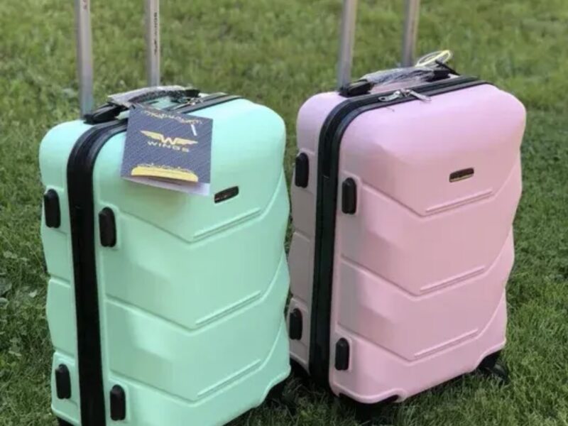 Чемодан дорожній Вализа на 4 колеса Польща